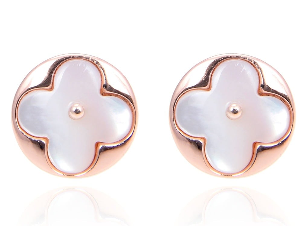 SILVER925 ピアス レディース クローバー 白 ホワイト 金属アレルギー対応 ジュエリー アクセサリー 925 女性用 プレゼント 上品 エレガント カジュアル ワンポイント ブライダ