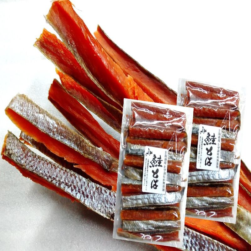 新物 2025年秋水揚げの原料【塩のみで干した】無添加 北海道産プレミアム鮭トバ １ｋｇ（500g×2）【約10センチカット】（とば トバ 鮭とば 鮭トバ サケトバ さけとば）