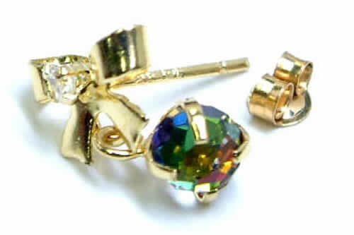 14金リボンチャームピアス 1個 片耳 キャッチ スタッド 本物の金 女性 彼女 揺れる プレゼント