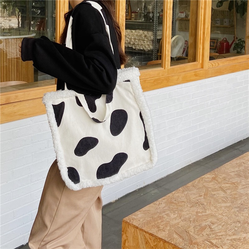 バッグ かばん 鞄 レディース 【残りわずか】 トートバッグ ハンドバッグ ウシ 2way ボア 大容量 牛柄 a4 2021年最新海外