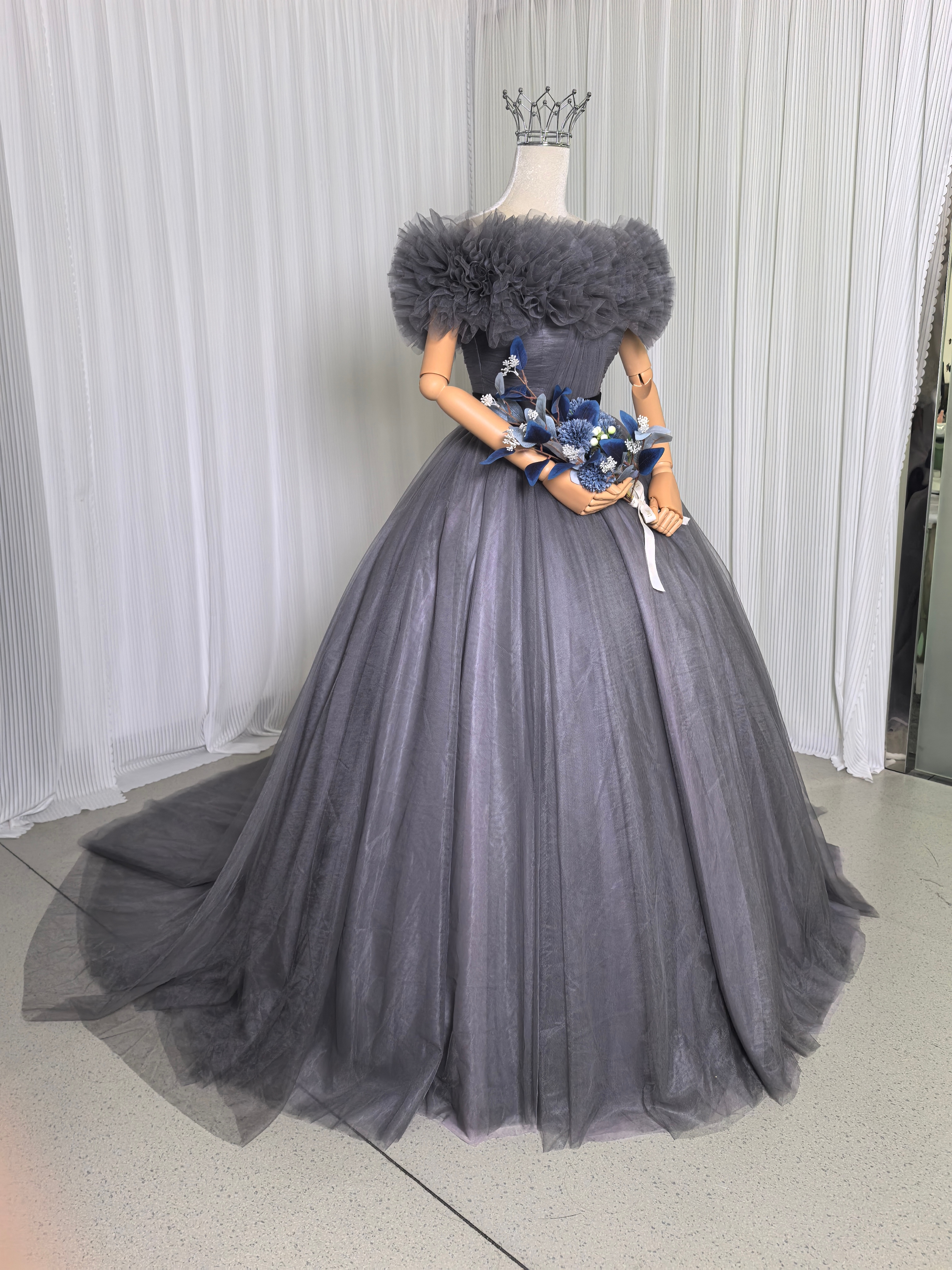 カラードレス グレー ビスチェタイプ サッシュベルト 取り外しオフショルダー ソフトチュール 柔らかく重ねたチュールスカート チュールドレス