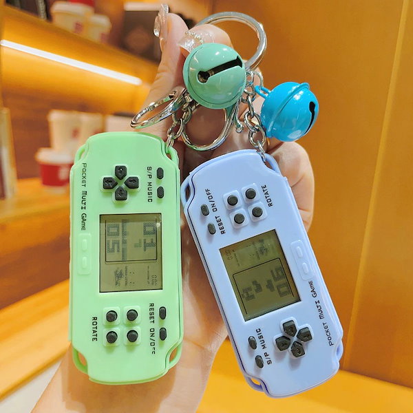 Nintendo ピンズセット3個+キーホルダー ファミコン ディスク他 Nintendo ピンズセット3個+キーホルダー ファミコン ディスク他