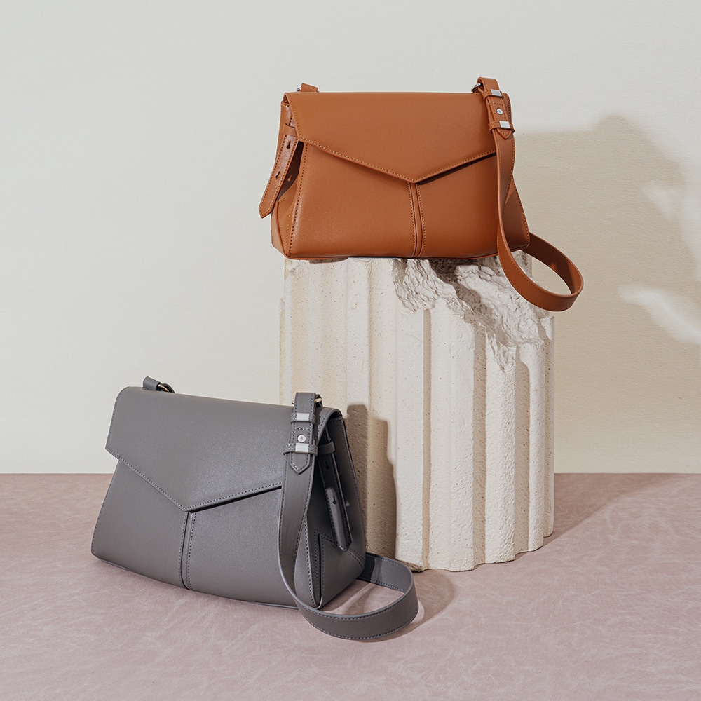 【本革 キーホルダーを贈る】.トートバッグ 大容量サイドポケット ハンドバッグ 肩掛け レディース ショルダー ママバッグにも