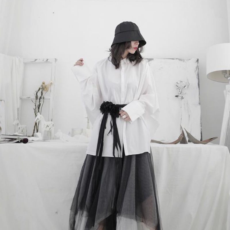 女性用長袖シャツ春の新作無地シンプル長袖シャツ女性用ルーズパーソナリティ不規則なシャツ大サイズファッション無地多用途カジュアル大サイズ女性用シャツ