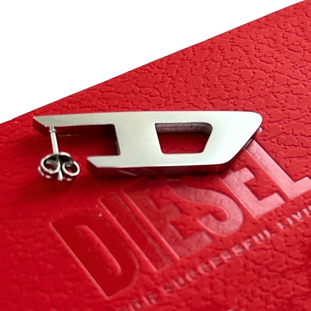 ディーゼル 片耳ピアス ピアス メンズ レディース シンプル ブランド ロゴ スタッドピアス ステンレス シルバー シングルピアス ユニセックス おしゃれ 誕生日プレゼント 彼氏 彼女 結婚記念日 旦