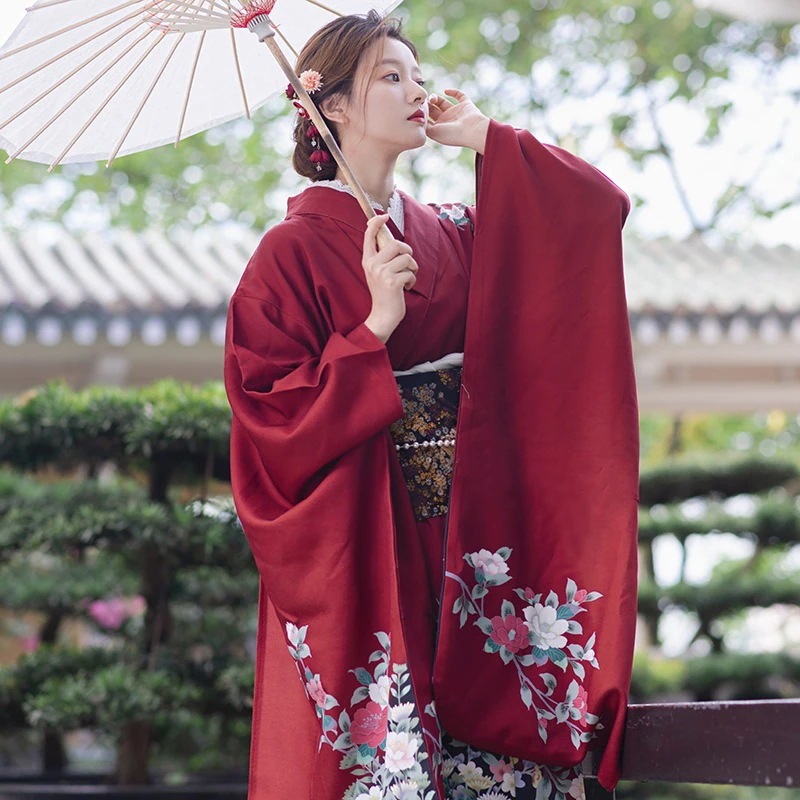 日本式レトロ華麗振袖単層改良着物撮影旅行写真赤い茶菊梅柄
