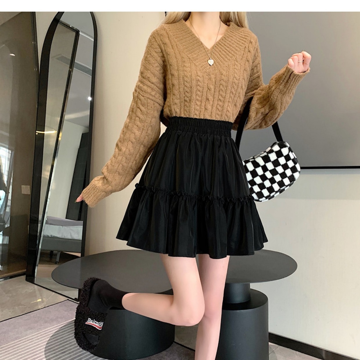 【1つ買うと10つ無料】春の女性のための甘くてクールなプリーツの短いスカート冬用の小さなハイウエスト ラインケーキスカートセーター傘スカート