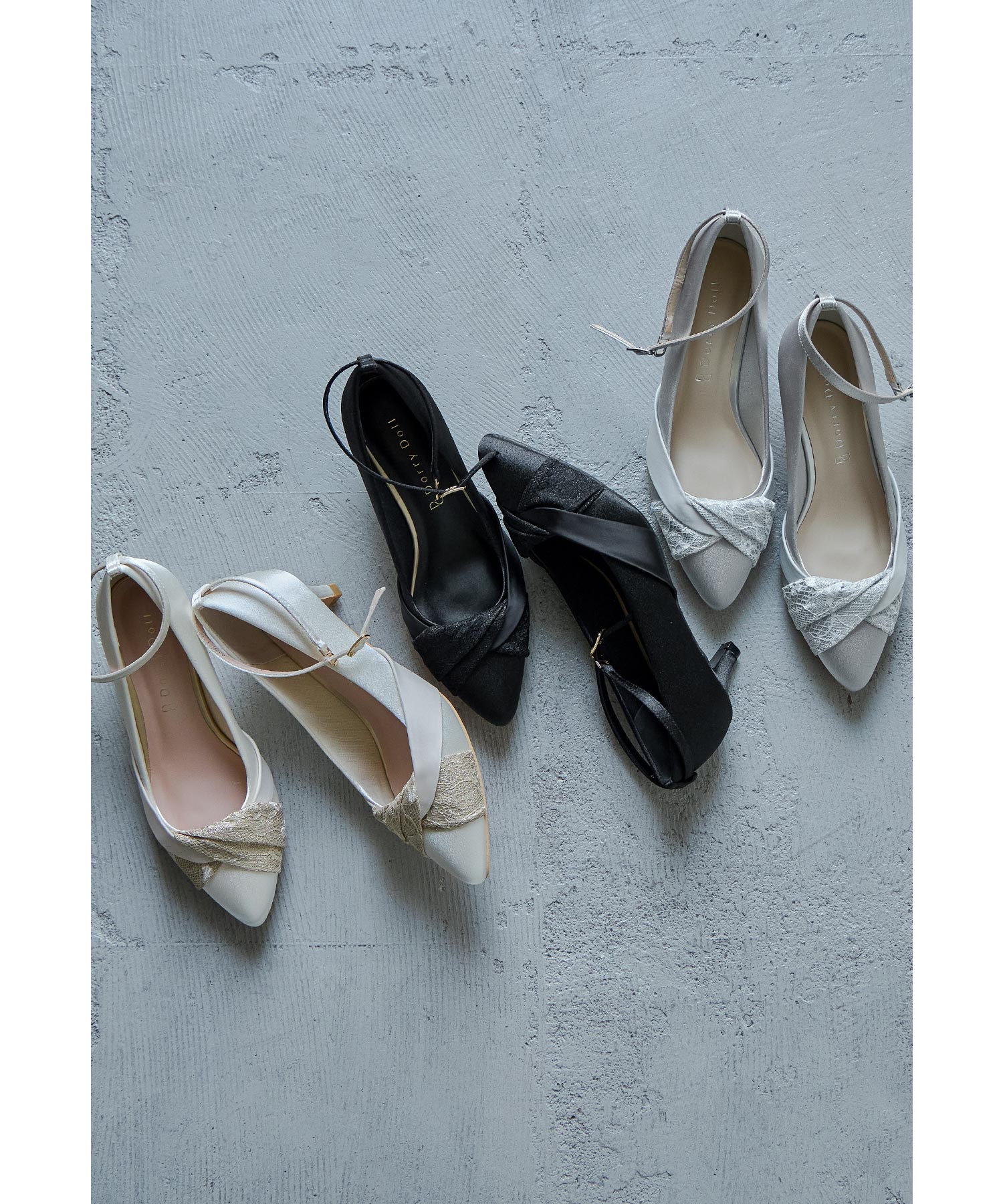 レースリボンモチーフパンプス パーティーシューズ ラメ ローヒール 歩きやすい アンクルベルト ストラップ 小さいサイズ 大きいサイズ パーティー 結婚式 お呼ばれ 二次会 披露宴 謝恩会 成人式