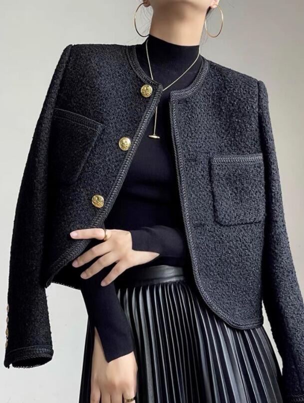 お洒落 上品 キレイめ 冬新作 エレガント ２色 高級感 暖かい レディース ジャケット 送料無料 ショート丈 シングルブレスト ウール生地 丸襟 着痩せ 小柄 30代 40代 50代 通勤 ビジネス 7,101円