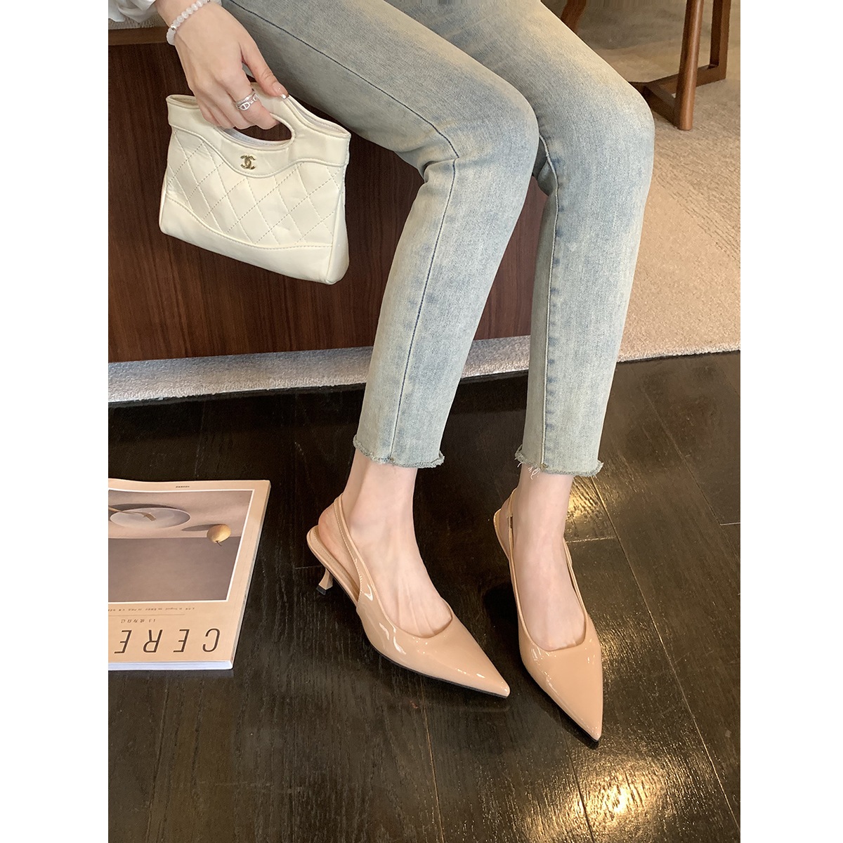 シープスキンバージョングレープマザー同じスタイルのdruna娘気質小さい尖ったつま先の浅い口の空のエレガントなハイヒールの女性シングルシューズ