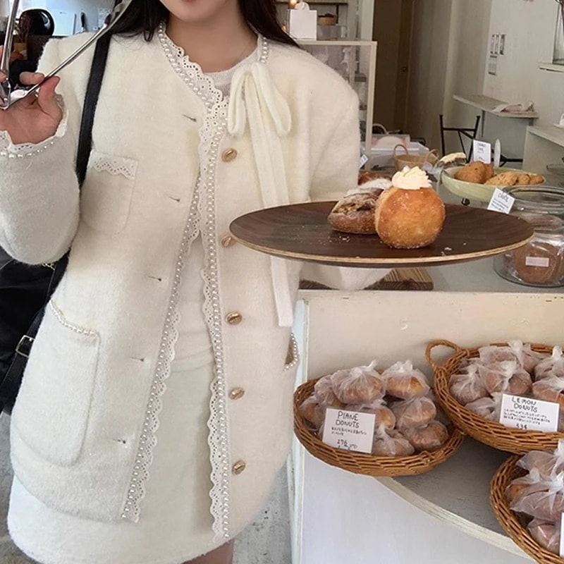 上品ウールコート女性高級感ラシャ白短め香風ウールコートラッシュ