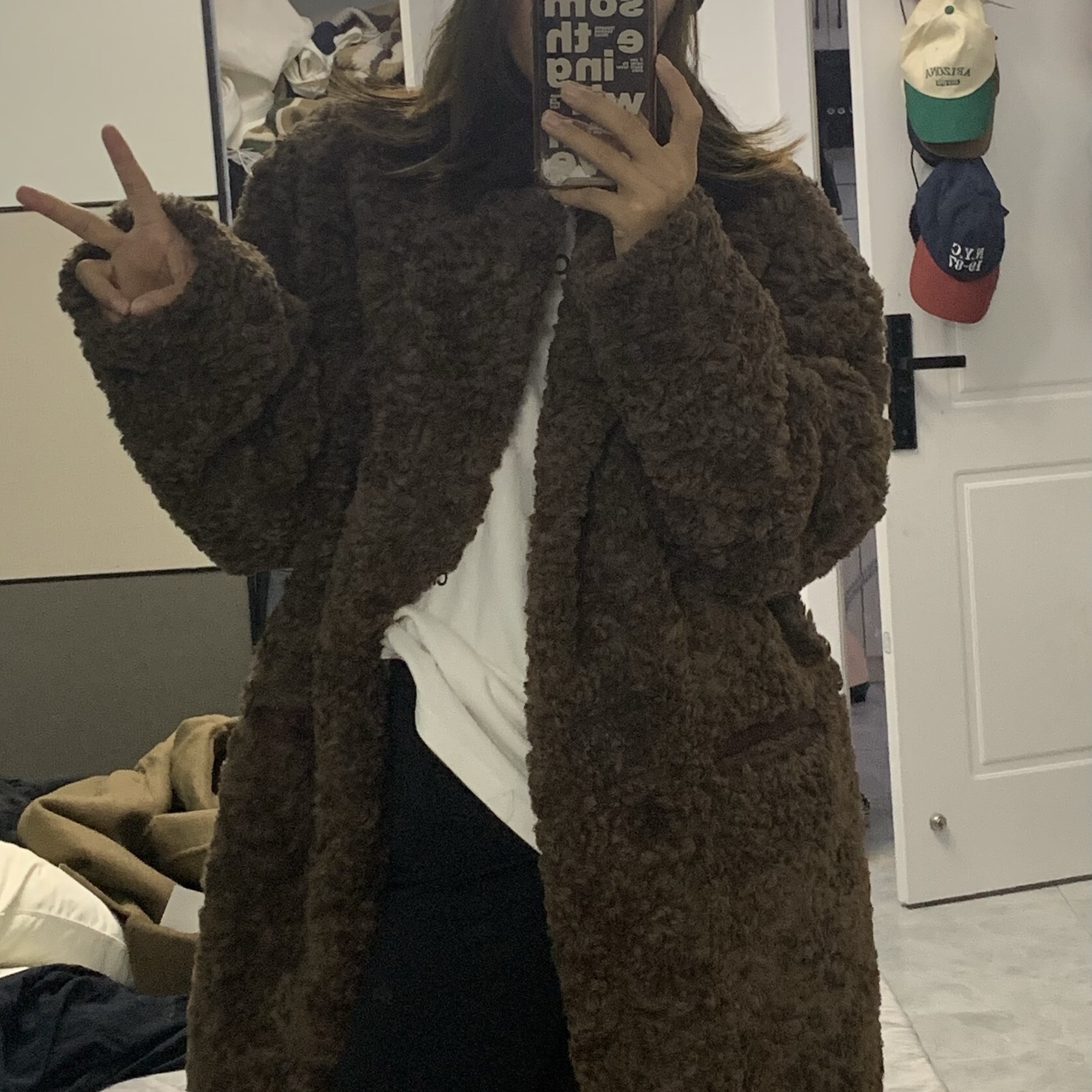 アウター 長袖 前開き ミディアム丈 かわいい 大人可愛い きれいめ シンプル 上品 もこもこ ふわふわ おしゃれ かっこいい カジュアル レトロ こなれ感 個性的 主役級 存在感 抜け感 冬