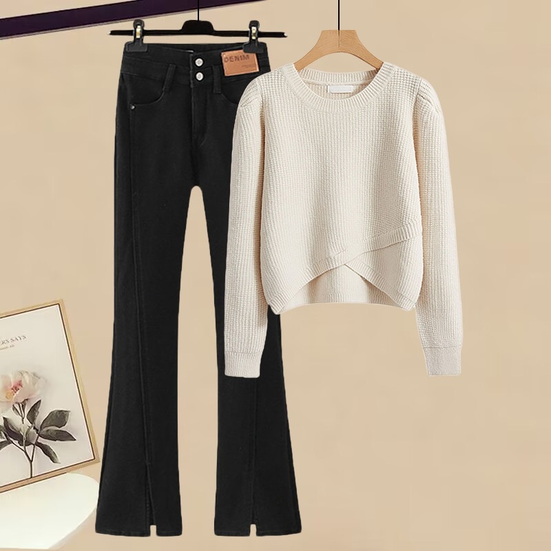 ハイエンドのカスタマイズ-春と秋の服装には女性がスリムに見える2024年の新しいスタイルの小さな香りのよいニットセーターとわずかにフレアしたジーンズの2点セットの完全なセットが組み合わされています
