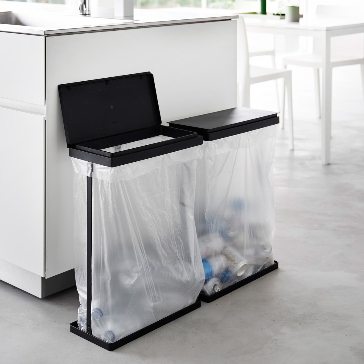 蓋付きゴミ箱 山崎実業 tower タワー スリム蓋付き分別ゴミ袋ホルダー 45L 横開き 2個組 ブラック 8,118円