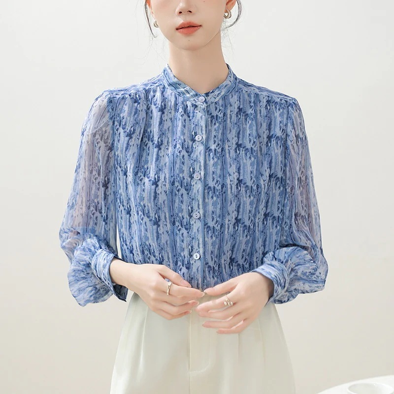 春先取りブラウス 着痩せスリム見え 通勤ブルー花柄スタンドカラーシャツレディース長袖2025秋新作フレンチシフォンブラウス 15,894円
