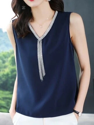 カットソー レディース ノースリーブ Vネック ビジュー 存在感 光沢感 かわいい 大人可愛い きれいめ シンプル 上品 セクシー 無地 夏 ママ デート イベント ネイビー ブラック トップス