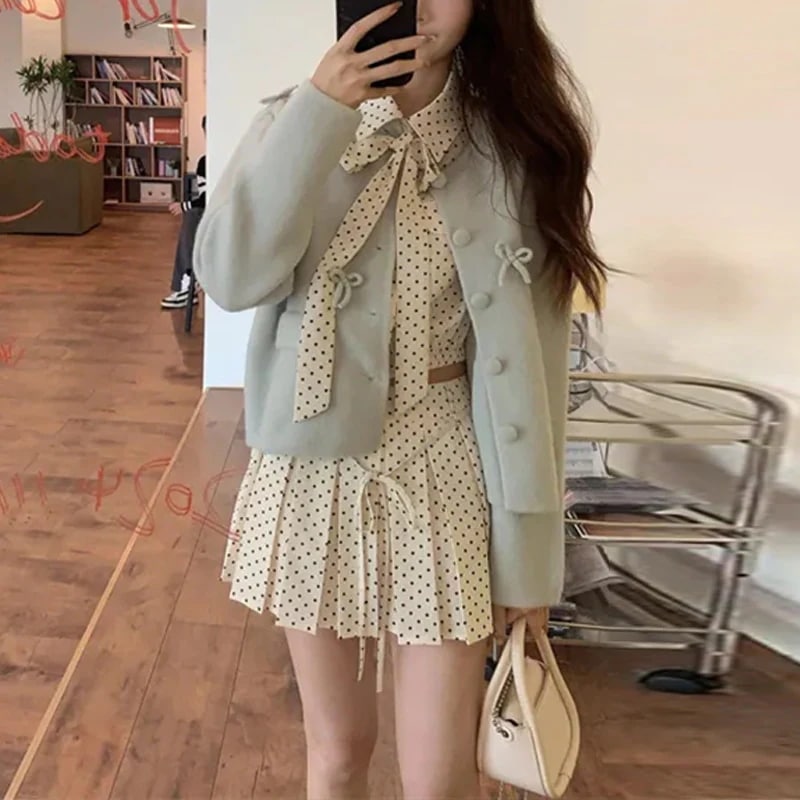甘くて優しいスタイルの蝶ネクタイの女性の春と秋カーディガンジャケット水玉シャツプリーツスカート3点セット