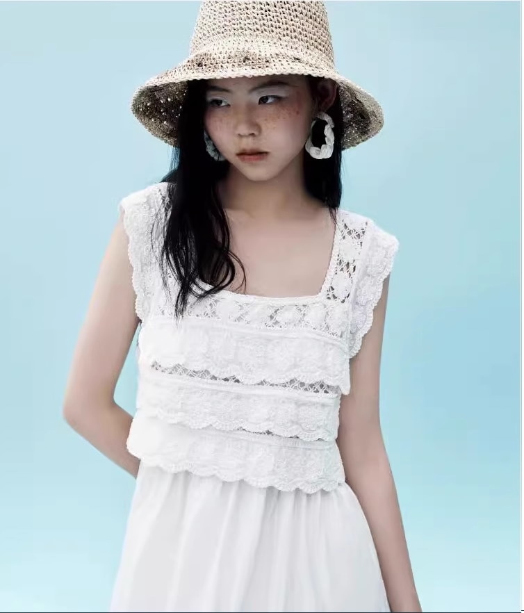 夏 婦人服 甘い ホリデー 文学 スタイル レース 宝物 ドレス 個性的 ワンピース 膝丈 ひざ丈 膝上 袖なし ノースリーブ スクエアネック 襟なし カジュアル 大人 上品 おしゃれ お洒落