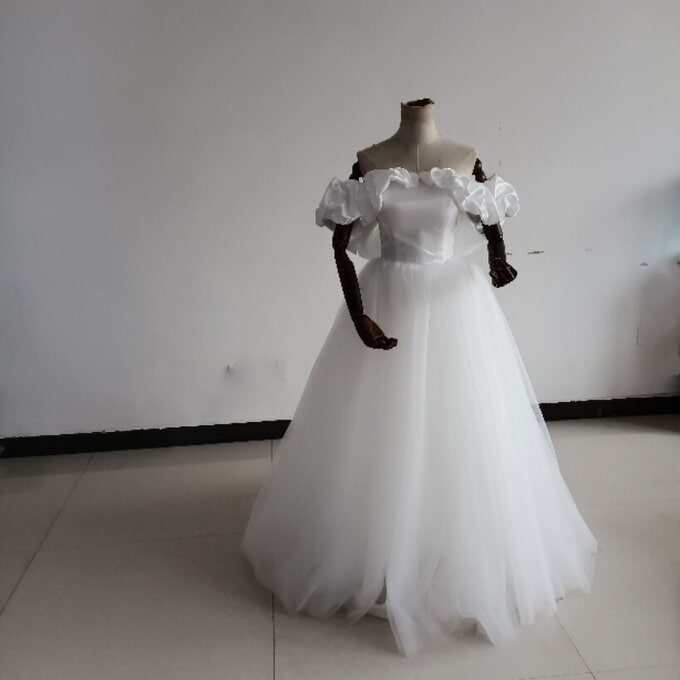 美品！ウエディングドレス　ロング丈　フリルオフショル 演奏会/音楽会