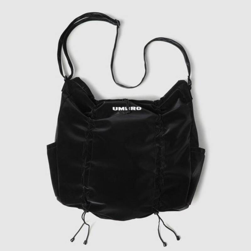 アンブロ UMBRO [アンブロ] ユニセックス シャイニング クロスボディバッグ UQ323CBG74BLK 209865