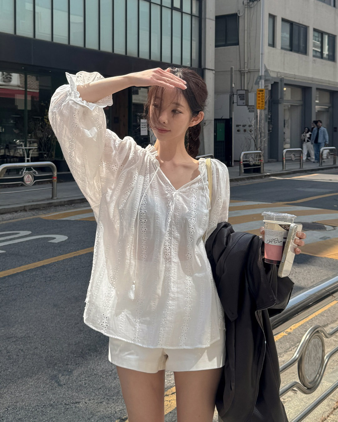 チャニーパンチングレースブラウス韓国ファッション レディース