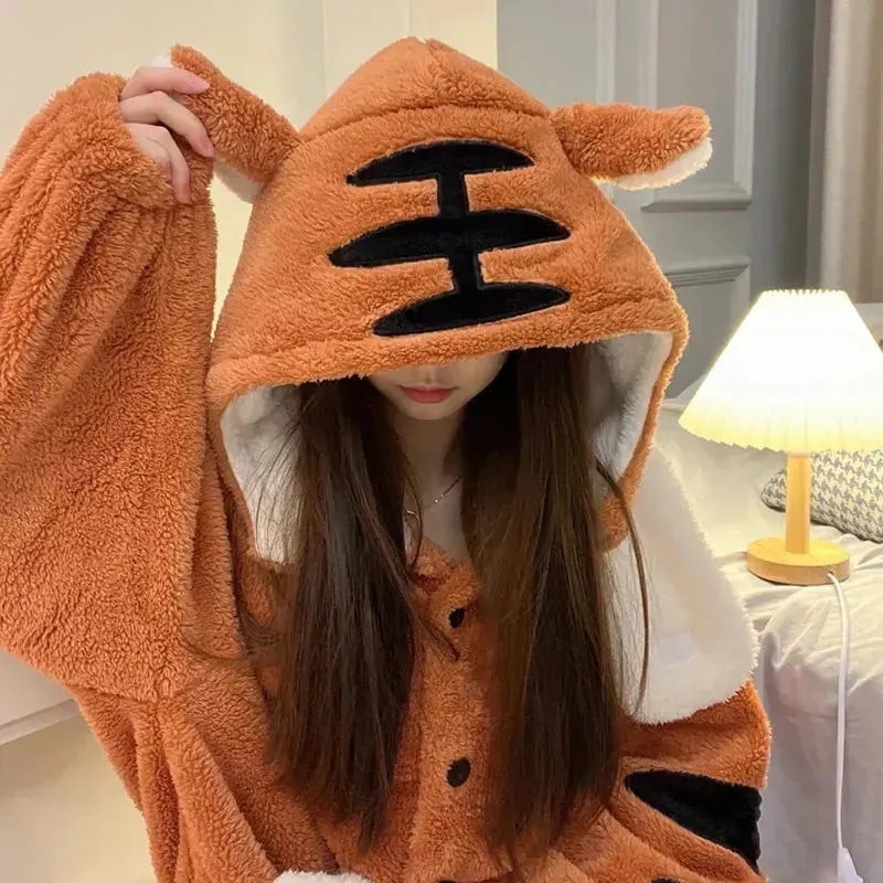 【10点セット】ティガーtigger 着ぐるみ パジャマ 可愛い ディズニー着ぐるみ コスプレ もこもこ ルームウェア バスローブ パジャマ 柔らかく肌触り 修学旅行人気の学園グループ服