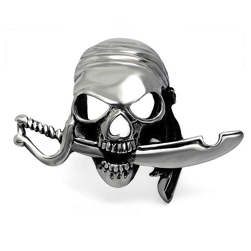 パイレーツスカルステンレスリング（RMT182）29号 髑髏 ドクロ 海賊 骸骨 ガイコツ がい骨 大きな刀 ナイフ ソード おもしろ 指輪 メンズ レディース 男性 女性 r0621xxxxxxxx