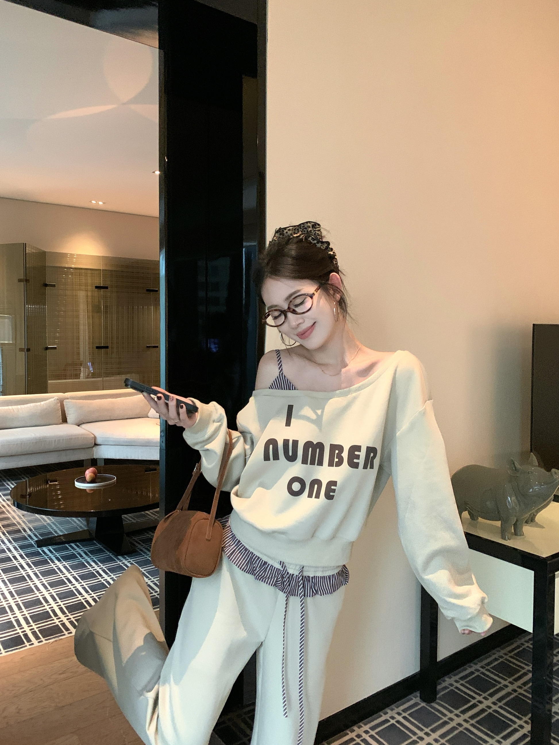 フーディーブルサイズ丈トップスコーデカジュアルスポーツファッション系通学学生袖お出かけアップシルエットトラック 韓国風 2025秋冬 かわいいレディースフェイクツーピーストレーナー長袖レトロセット 4,742円