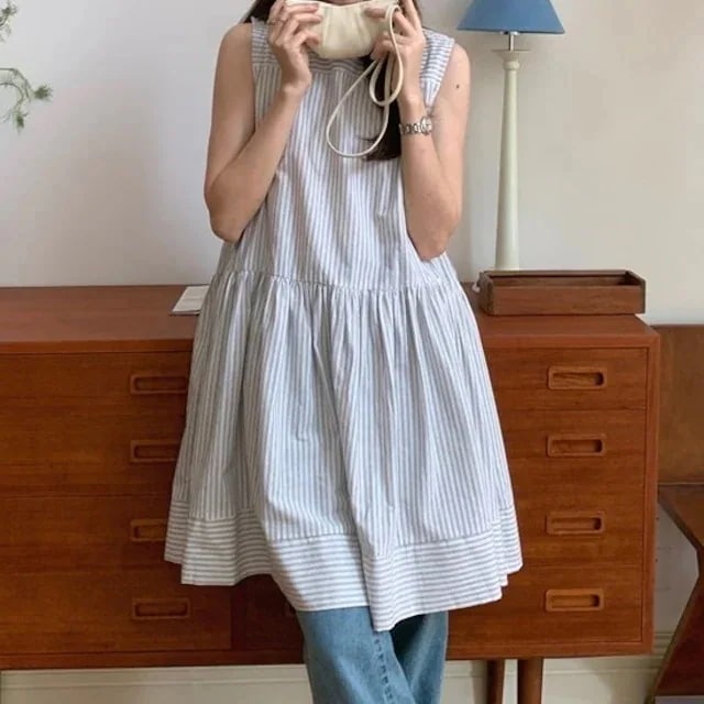 Aライン ミニ丈 レディ ラウンドネック おしゃれ かわいい ガーリー 韓国ファッション 細見え 脚長効果 キュート 夏 ハイウエスト 2025 夏 美脚効果 韓国ワンピース ストライプ ノースリーブ