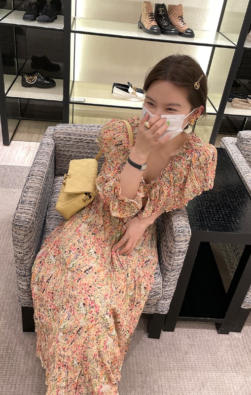 フリル花柄 V ネックドレス女性 2022 夏の新デザインホリデースタイルロングスカート