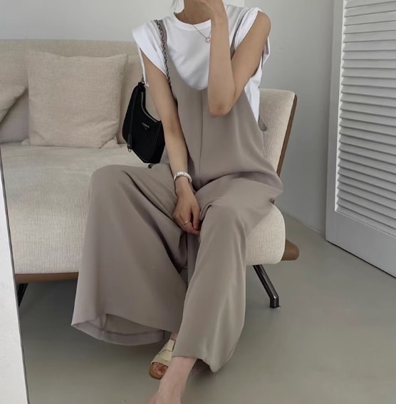 レディース ワンピース ロング マキシ かわいい 大人可愛い きれいめ シンプル カジュアル 上品 おしゃれ かっこいい レトロ 主役級 存在感 フォーマル とろみ感 抜け感 かっちり ヴィンテージ