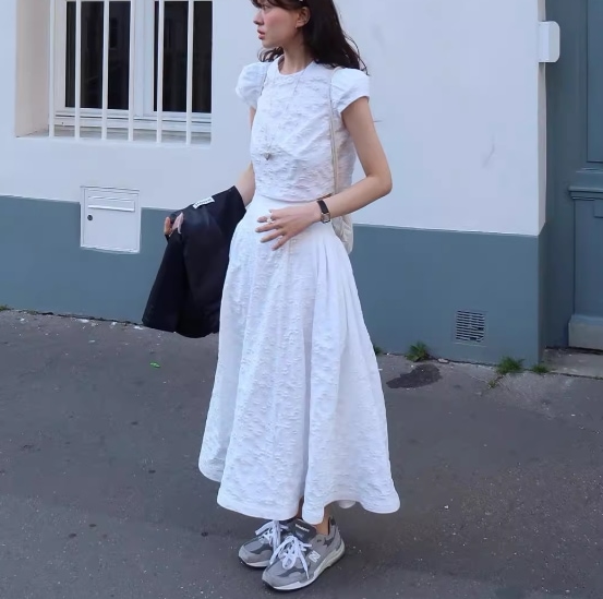 レディース スカート トップス シャツ フレアスカート Tシャツ 膝下 ロング アンクル丈 丈長 半袖 Uネック ラウンドネック 襟なし Aライン セパレート フェミニン 刺繍 ハイウエスト かわいい