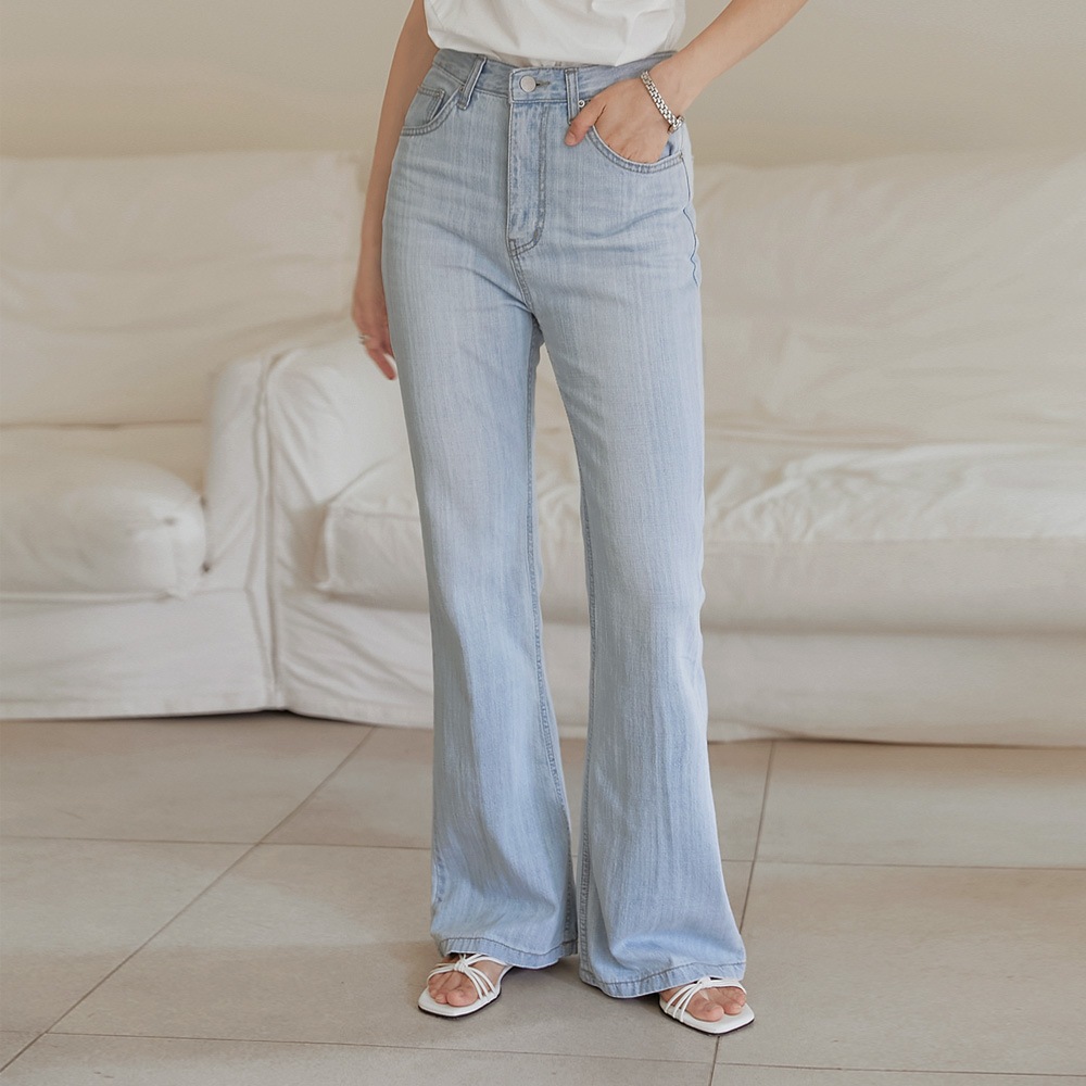 ロアナスラブウォッシュブーツカットデニムパンツ