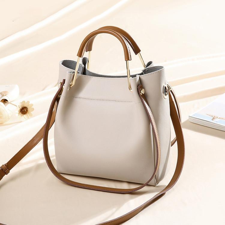 本革　トートバッグ　レディース　レザーバッグ　ショルダーバッグ 革バッグ　かばん　通勤通学　大人　20代30代40代50代