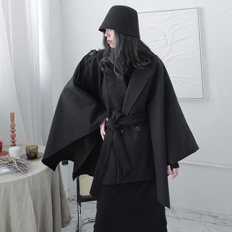 レディースブラックショートコートラージサイズルーズスプリングニューパーソナリティファッションソリッドカラーシンプルカジュアル韓国レディースコートベルトデザイントレンディなファッション