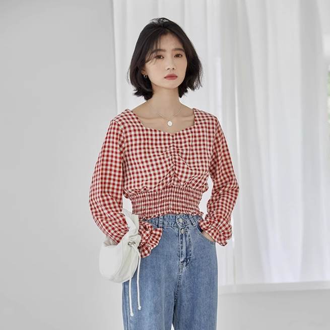 レディース トップス ブラウス ミニ ショート 長袖 スクエアネック かわいい 大人可愛い シンプル カジュアル おしゃれ レトロ こなれ感 ラフ ガーリー ルーズ 個性的 主役級 存在感 抜け感 ラ
