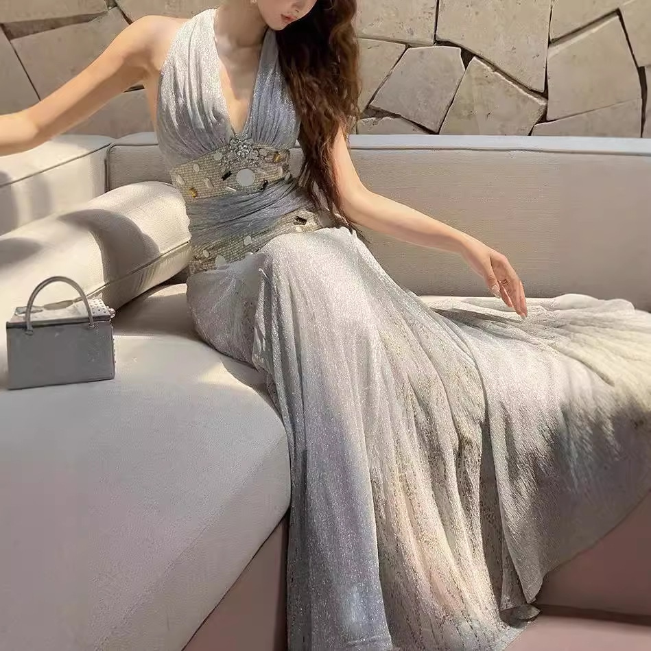 女性用ホルターネックドレス新しいスタイル高級な気質頑丈な宴会イブニングドレスVネックロングドレス