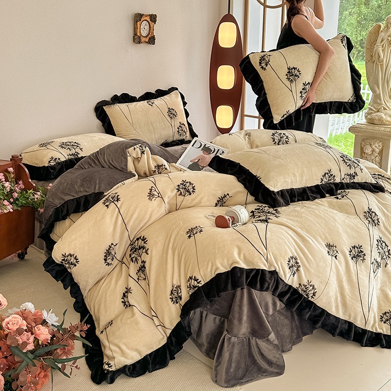 ミルクベルベット4点セット厚みのある暖かいベビーベルベットキルトカバー帯電防止キルトカバーレースプラスベルベットベッドシーツ