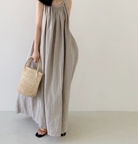 ワンピース キャミソール ロング丈 襟なし Aライン かわいい 大人可愛い きれいめ シンプル 大人 上品 おしゃれ 大人女子 こなれ感 主役級 存在感 春 夏 学生 通学 デート お出かけ お泊まり