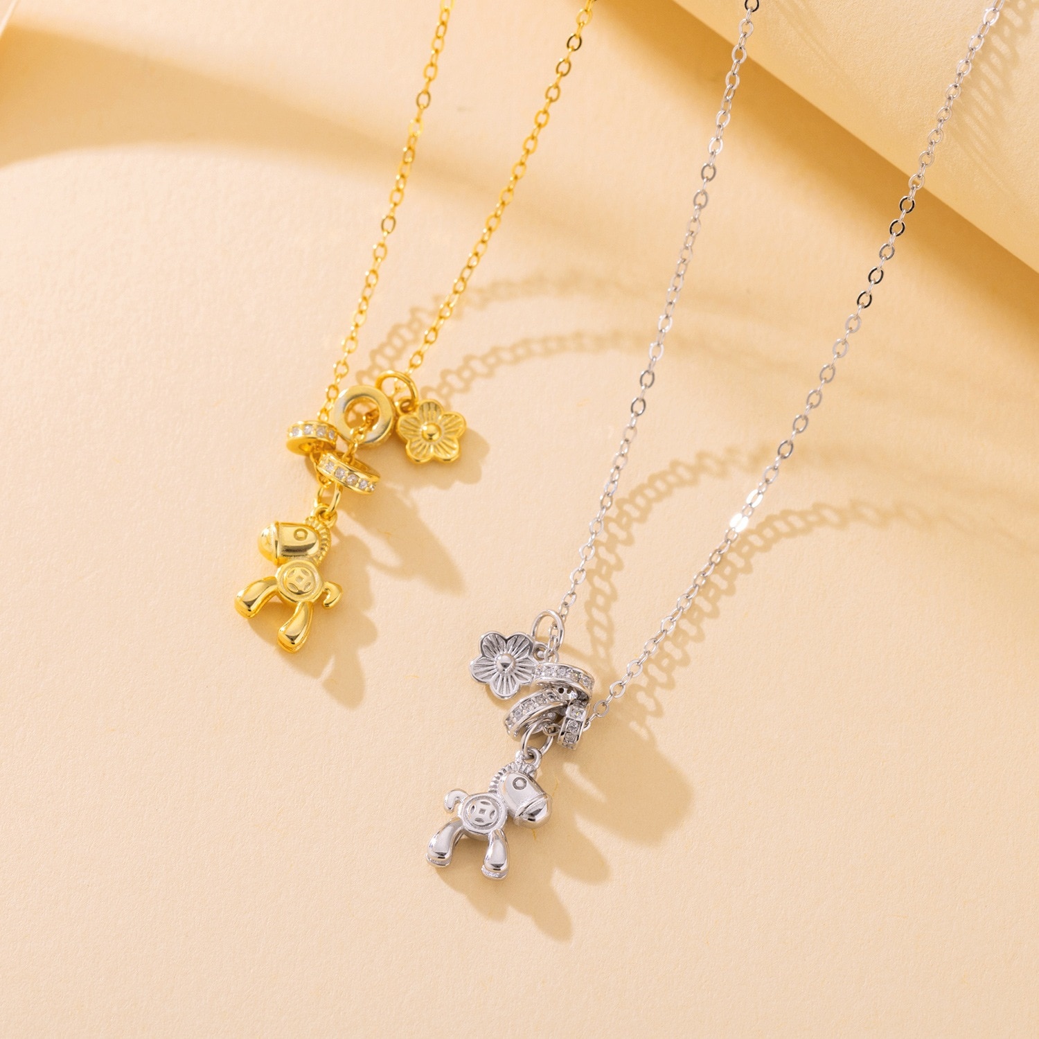 新しいスタイルですぐにお金持ちに！女性用 S925 スターリング シルバー ポニー ネックレスファッショナブルなレトロ スタイルユニークなデザイン多用途の鎖骨チェーン