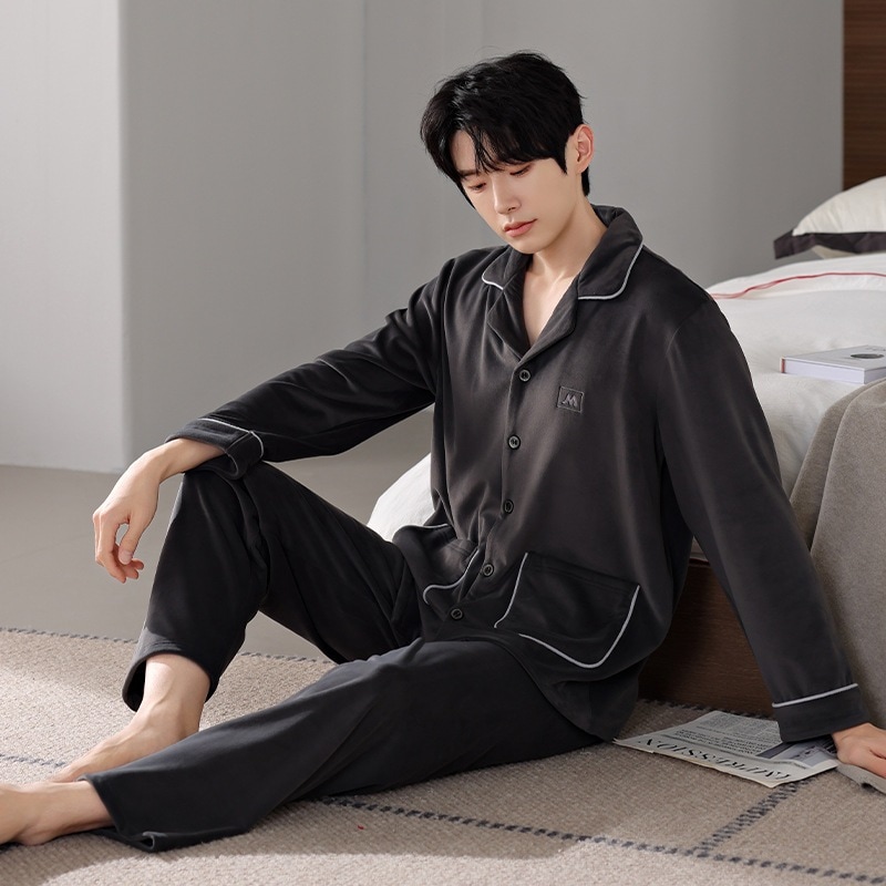 メンズ秋冬パジャマ2024新しい厚みのあるベルベットコーラルベルベットの男性は冬にアイランドベルベットのホーム服を着ることができます