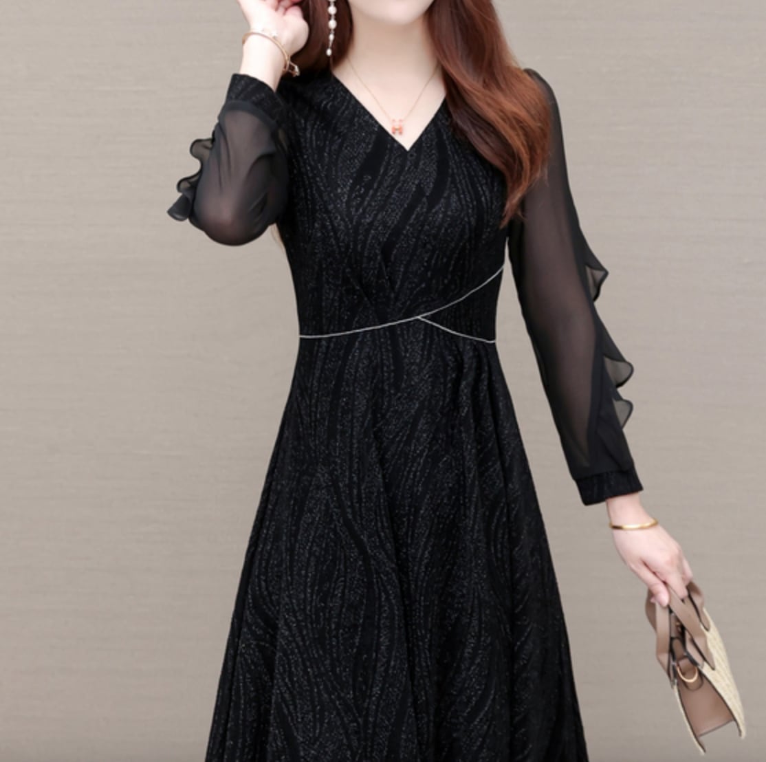 ワンピース デート ミモレ ミモレ丈 袖あり かわいい 大人可愛い きれいめ シンプル カジュアル 大人 上品 おしゃれ お洒落 主役級 存在感 春 秋 10代 20代 30代 レディース 女性用