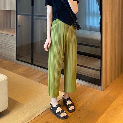 パンツ レディース ワイド ストレート 個性的 クロップド丈 プリーツ 無地 黒 グレー 緑 青 M L 春 夏 秋 カジュアル シンプル ラフ おしゃれ きれいめ 上品 普段使い 着回し 体型カバー