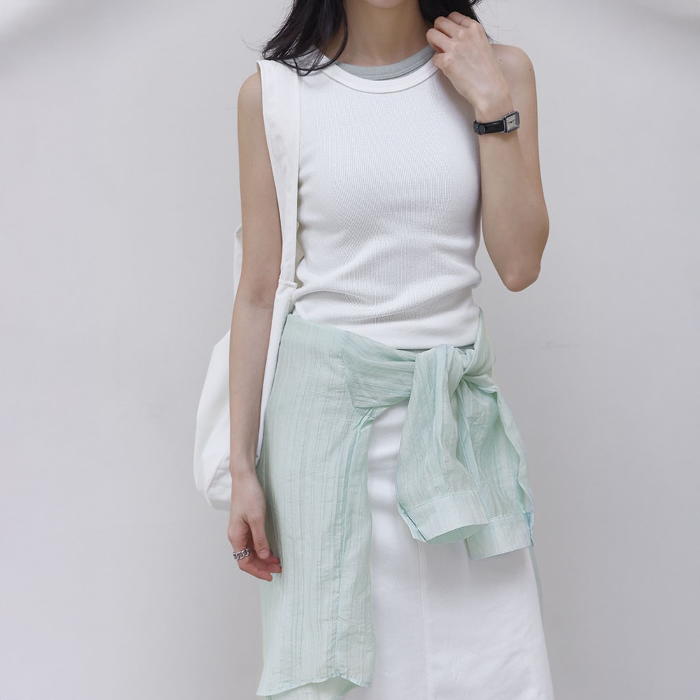 セリアスパンゴルジスリーブレス