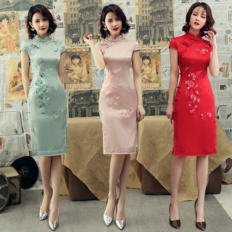 ワンピースドレスドレス2025シルク刺繍ファッション改善レース8ボタンの長いスリムでスリムな毎日のチョンサム