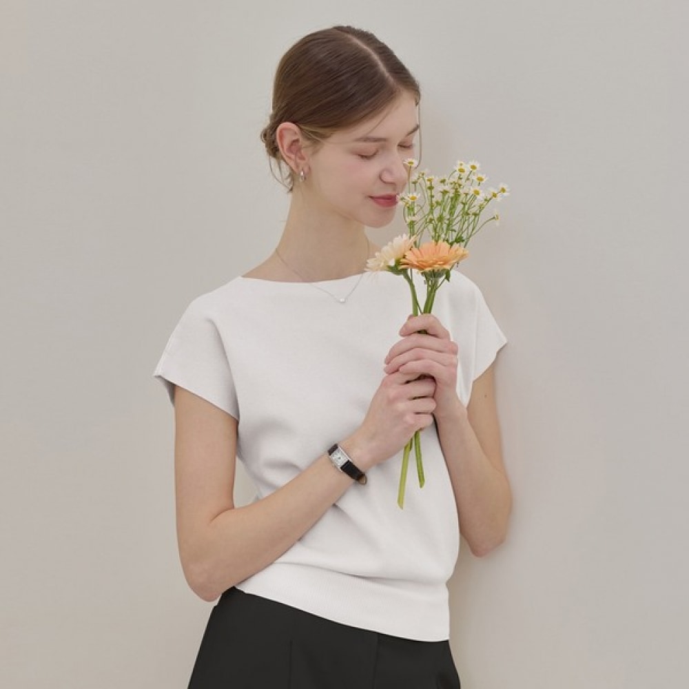 [リアーナニューヨーク] スクエアボートネックニット_アイボリー