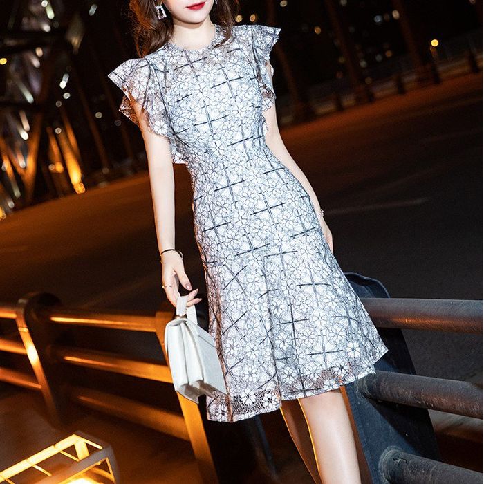 パーティードレス 韓国 ドレス 個性的 ワンピース プチプラ ぽっちゃり フラワー刺繍 シースルー フリルスリーブ フレアワンピース 美シルエット 女子会 膝丈キャバ ドレス 華やか ホワイト サイズ