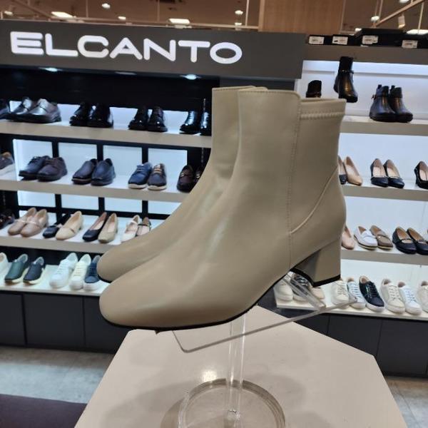 HC10 女性アイボリースパンブーツ5cm LCWA22U54C39 (41386300) 20,164円