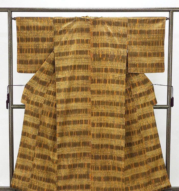 紬 未着用美品 正絹 横段幾何模様 身丈161cm 裄丈64cm 紬 未使用 新古品 着物 カジュアル d4030