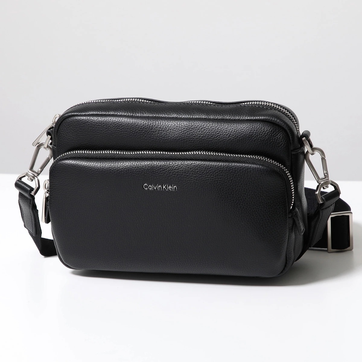Calvin Klein カルバンクライン ショルダーバッグ RAISED CAMERA BAG LV04D3159G メンズ エコレザー クロスボディ ロゴ 鞄 UB1/Black